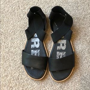 SOREL SANDALS✨
